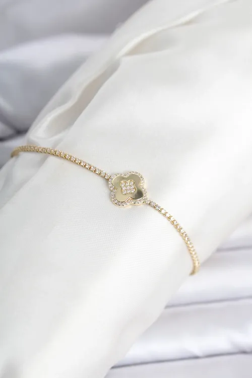 Pirinç Gold Renk Zirkon Taşlı Yonca Model Su Yolu Kadın Bileklik TJ-BB8476