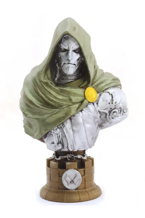 Polyester Dr. Doom Figürü