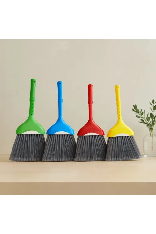 Renkli Plastik Saplı Süpürge No:2