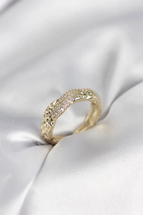 Zirkon Taşlı Puntalı Gold Renk Kadın Yüzük