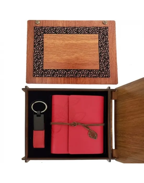 Ahşap Kutulu Kırmızı Deri Defter ve Anahtarlık Set