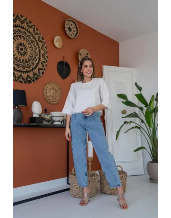 Beyaz Püskül Detaylı Bluz