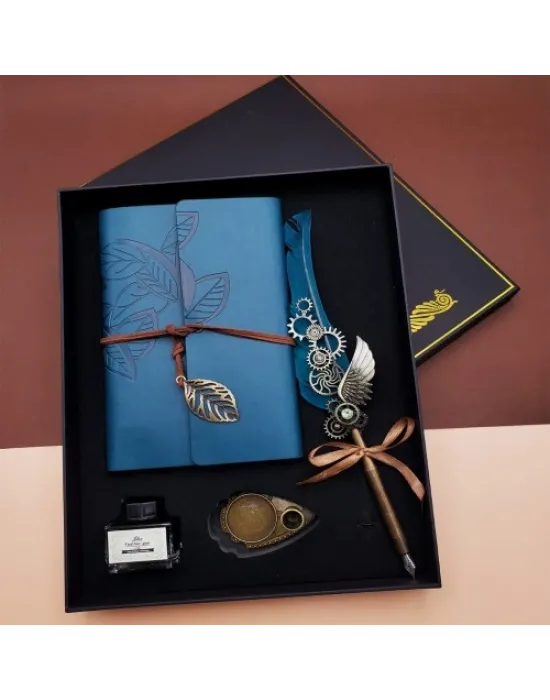 Kaligrafi Kalem Ve Vintage Tasarım Deri Defter