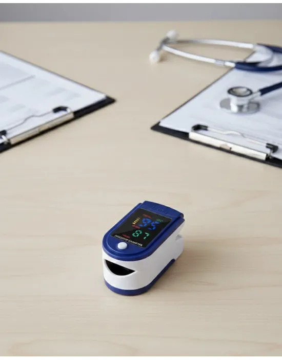 Kolay Kullanımlı Parmak Tipi Pulse Oksimetre Ev Tipi Kullanım