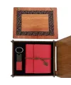 Ahşap Kutulu Kırmızı Deri Defter ve Anahtarlık Set