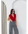 Kadın Vatkalı Kolsuz V Yaka Drapeli Crop Bluz Likralı Fit - Kırmızı