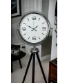 Krom Sade & Şık Tripod Ayaklı Saat