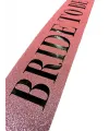 Pembe Üzeri Siyah Büyük Bride To Be Yazılı Simli Işıltılı Kuşak Kemer 10 Cm Genişlik