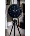 Sade Siyah Tripod Ayaklı Saat
