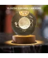 Sarı Işıklı Dekoratif Cam Küre Kız Figürlü Ahşap Standlı