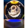 Ay Üstünde Astronot Tasarımlı Plastik Altlıklı Işıklı Cam Küre