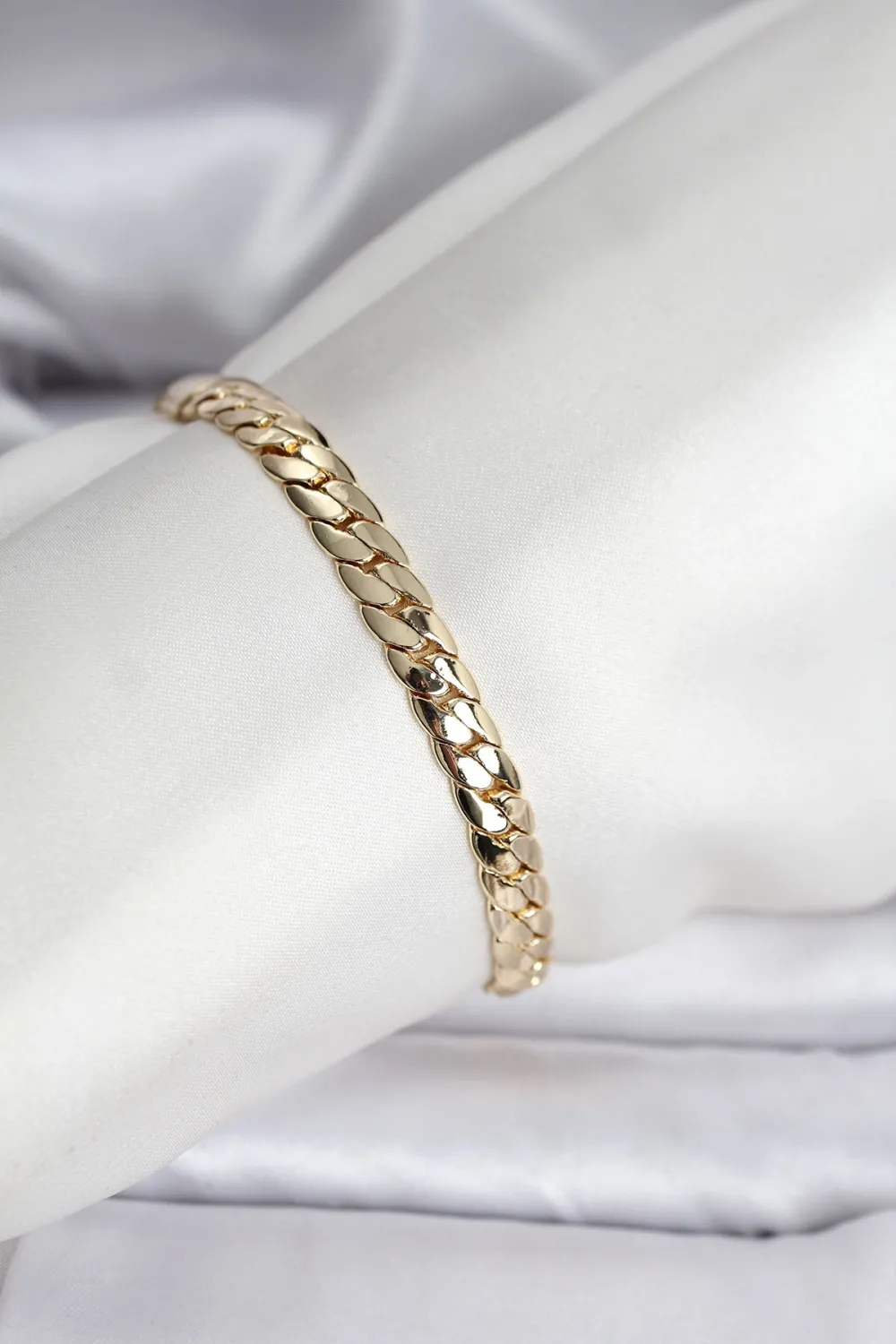 ietaks™ 14K Gold Renk Kaplama Ezme Zincir Model Kadın Bileklik