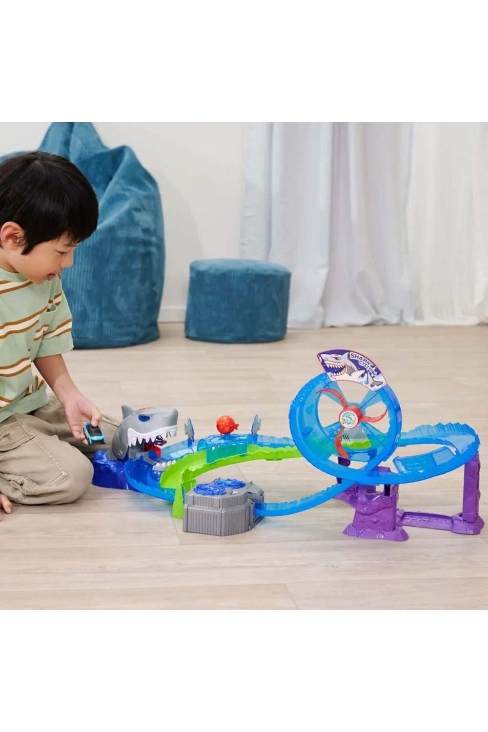 203338002 White Shark Track Set