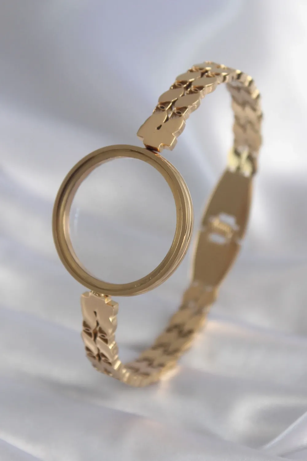 ietaks™ 316L Çelik Gold Renk Arpa İşleme Açılabilir Fanus Model Kadın Kelepçe