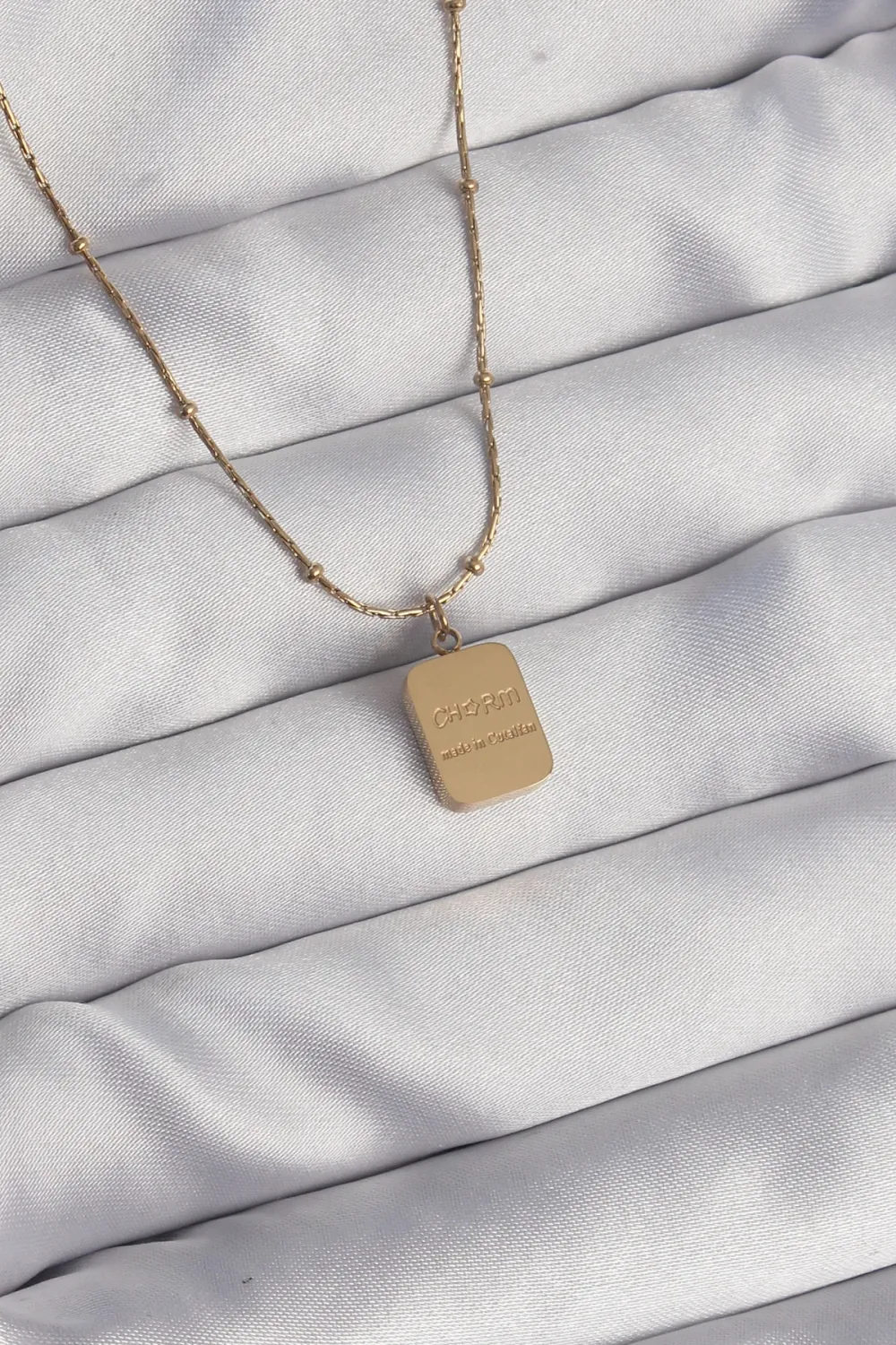 ietaks™ 316L Çelik Gold Renk Kare Charm Model Kolye