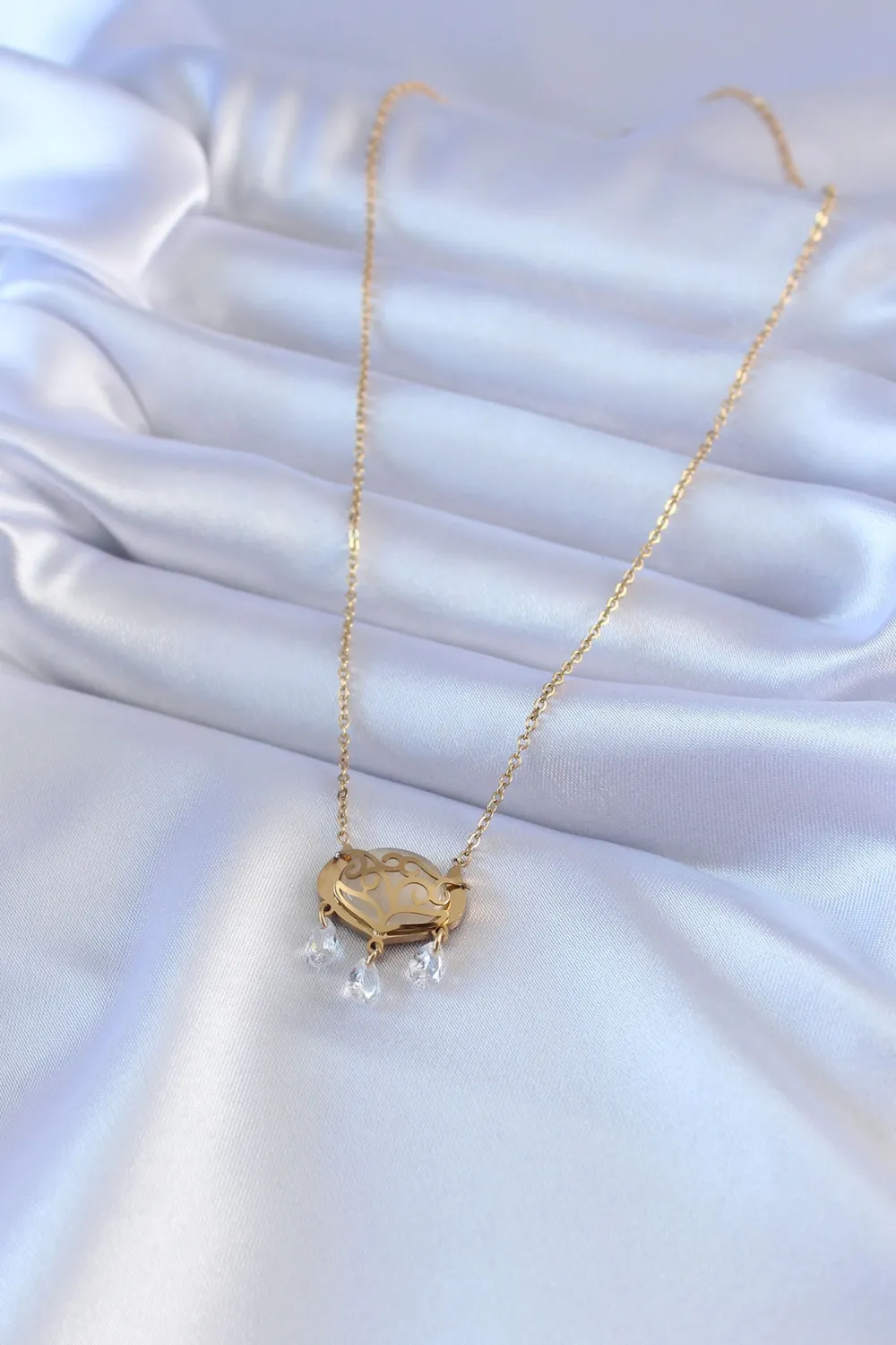 ietaks™ 316L Çelik Gold Renk Lotus Model Zirkon Taşlı Kadın Kolye