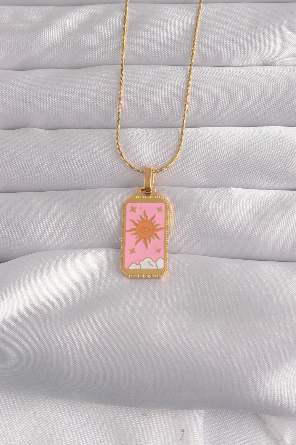 ietaks™ 316L Çelik Gold Renk Pembe Mineli Güneş Model Tarot Kolye