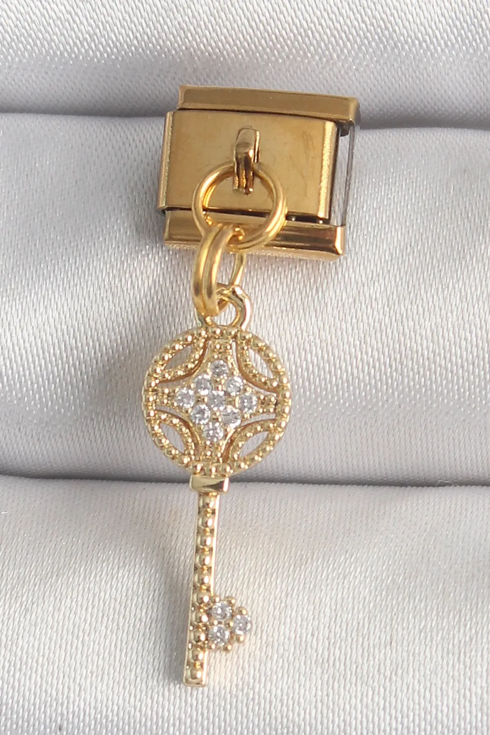 ietaks™ 316L Çelik Gold Renk Sallantı Zirkon Taşlı Anahtar Model Nomination Charm