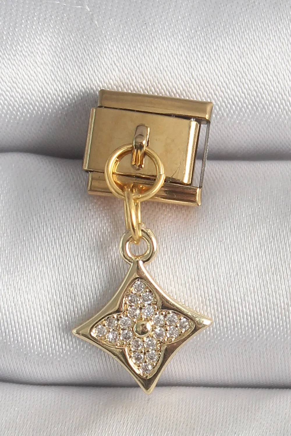 ietaks™ 316L Çelik Gold Renk Sallantı Zirkon Taşlı Çiçek İşlemeli Nomination Charm