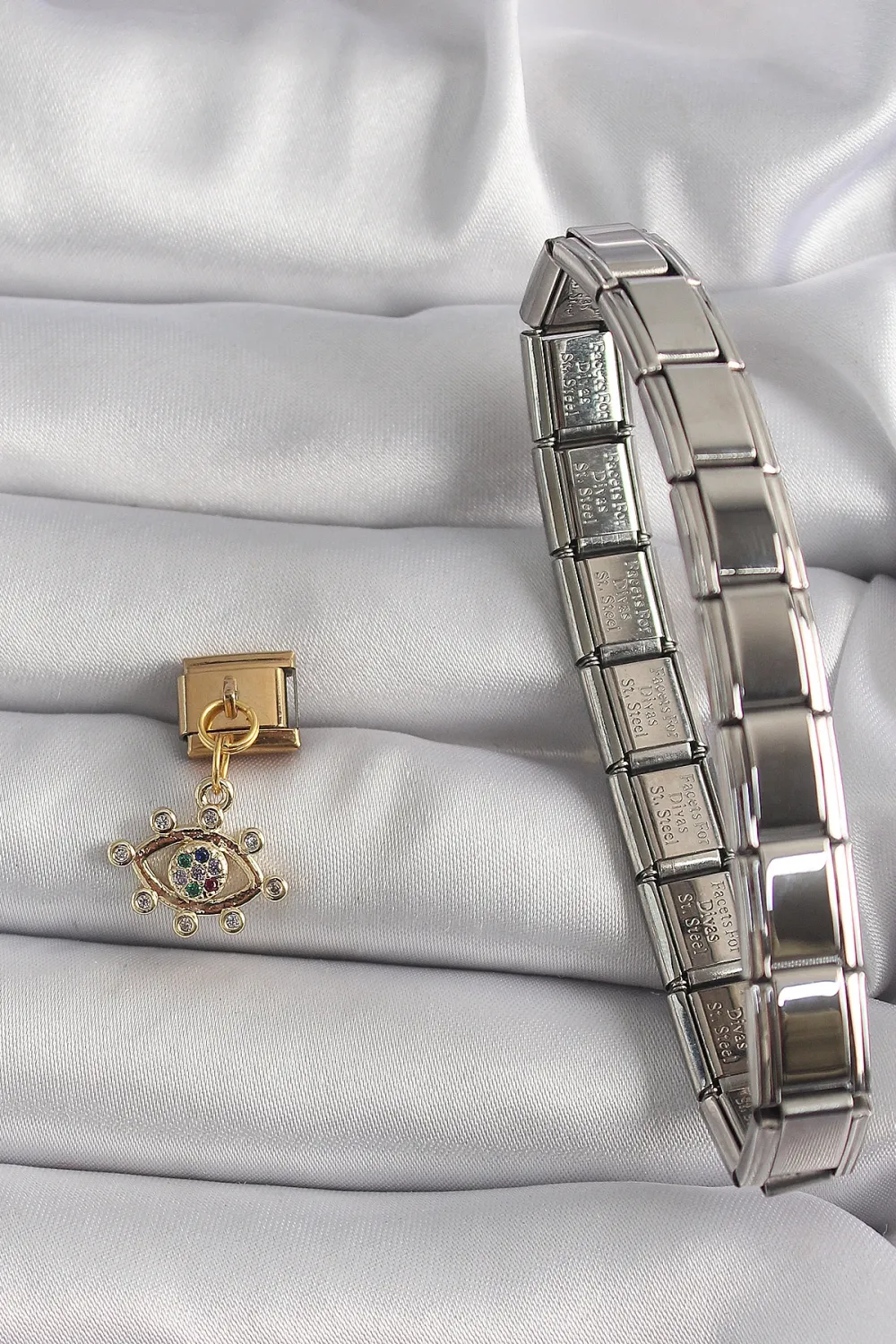 ietaks™ 316L Çelik Gold Renk Sallantı Zirkon Taşlı Göz Model Nomination Charm