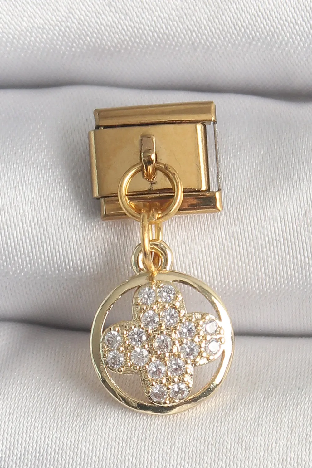 ietaks™ 316L Çelik Gold Renk Sallantı Zirkon Taşlı Yonca Model Nomination Charm