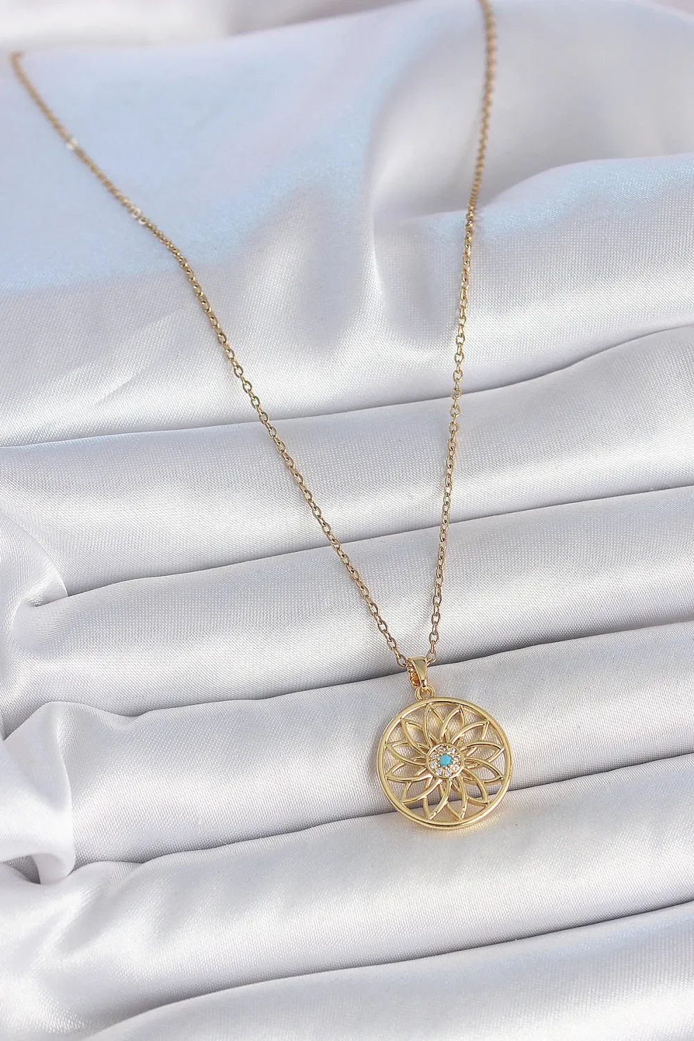 ietaks™ 316L Çelik Gold Renk Zincr Mavi Taşlı Lotus Model Kadın Kolye