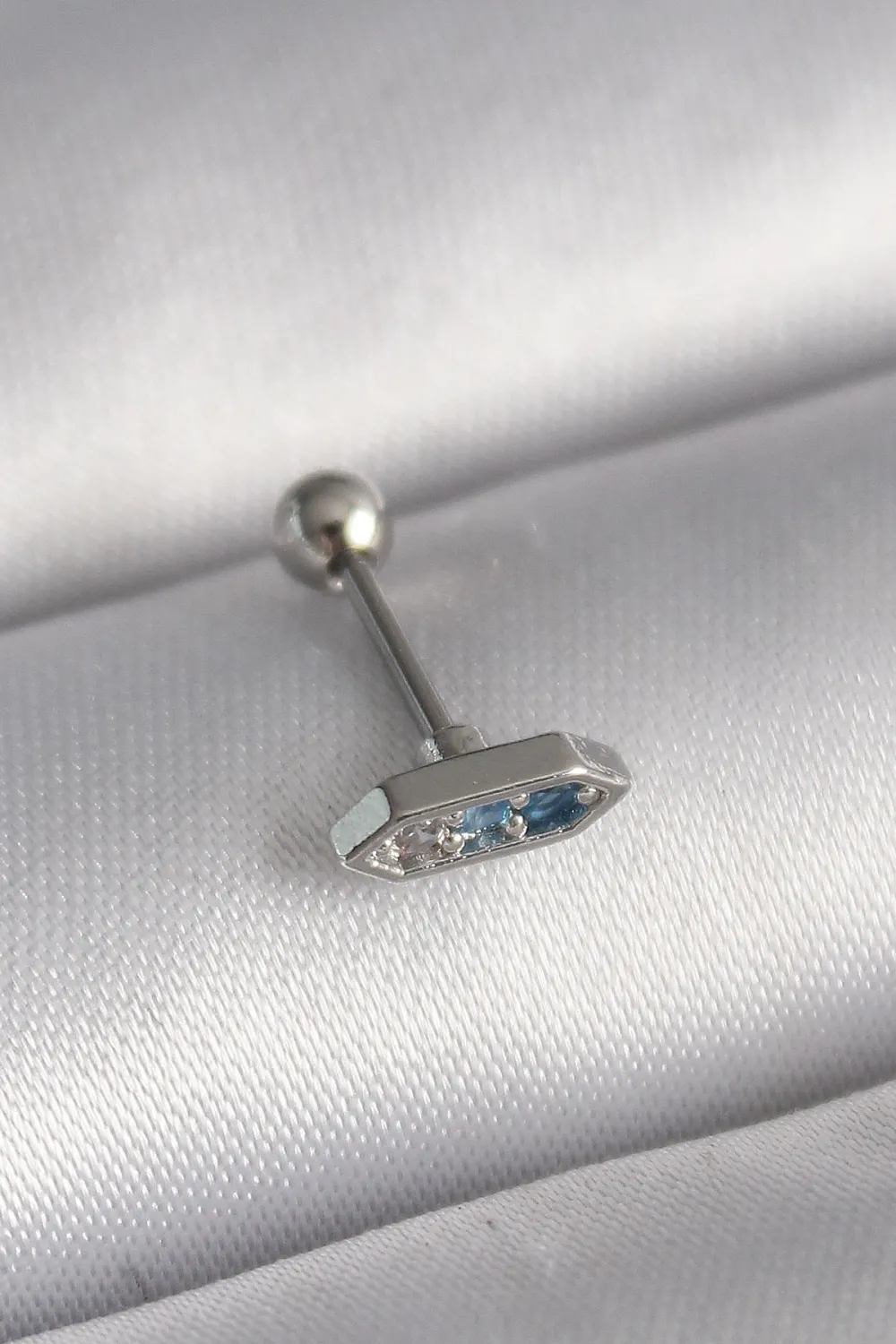ietaks™ 316L Çelik Gümüş Renk Mavi Zirkon Taşlı Tragus Piercing