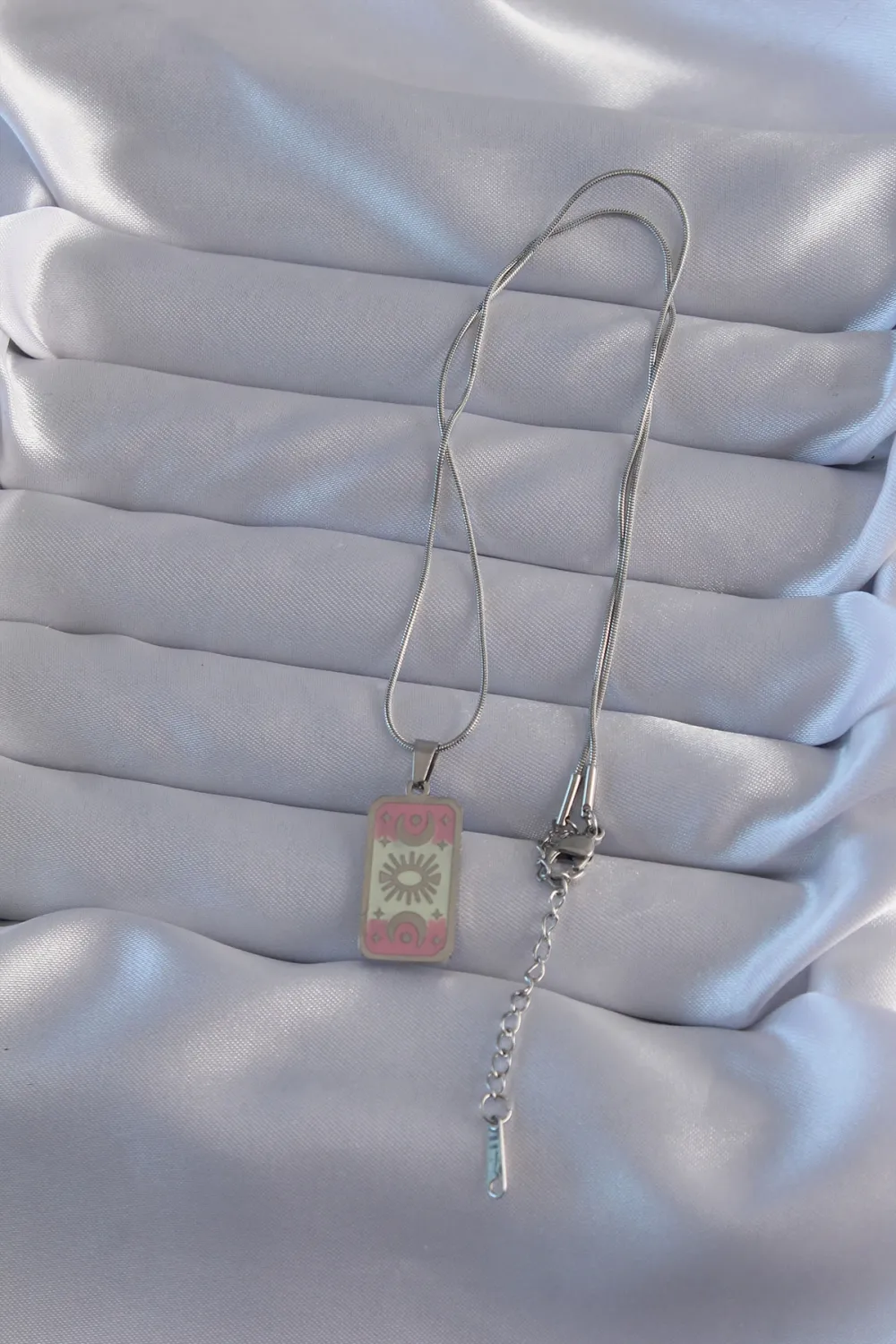 ietaks™ 316L Çelik Gümüş Renk Pembe Mineli Ay Figür Tarot Kolye