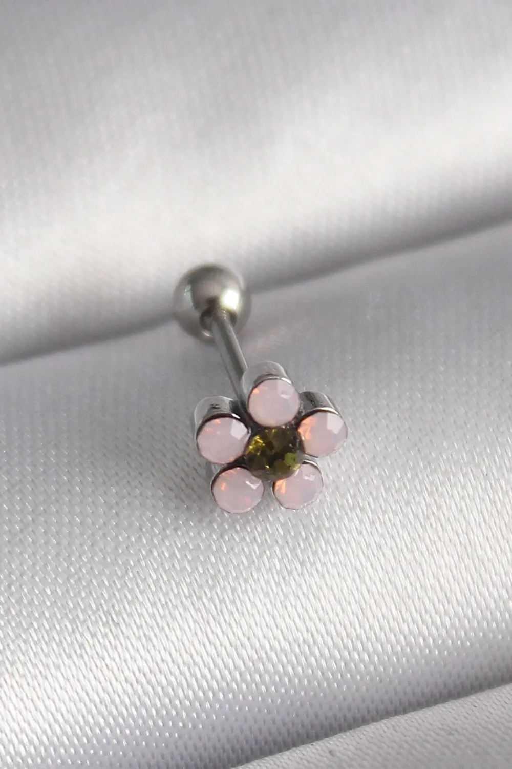 ietaks™ 316L Çelik Gümüş Renk Zirkon Taşlı Çiçek Tragus Piercing