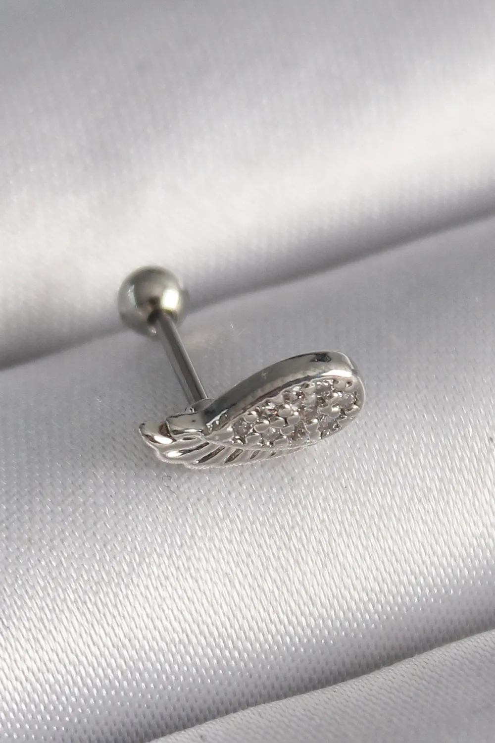 ietaks™ 316L Çelik Gümüş Renk Zirkon Taşlı Kanat Tragus Piercing