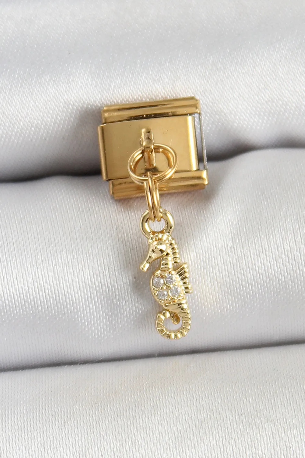 ietaks™ 316L Çelik Sallantılı Zirkon Taşlı Çiçek Model Gold Renk Nomination Charm