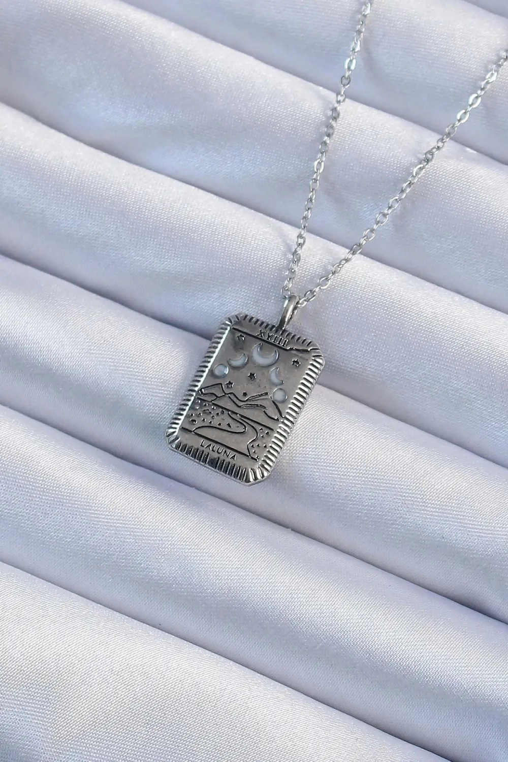 ietaks™ 316L Çelik Zincir Eskitme Gümüş Renk Ay Figürlü Tarot Kolye