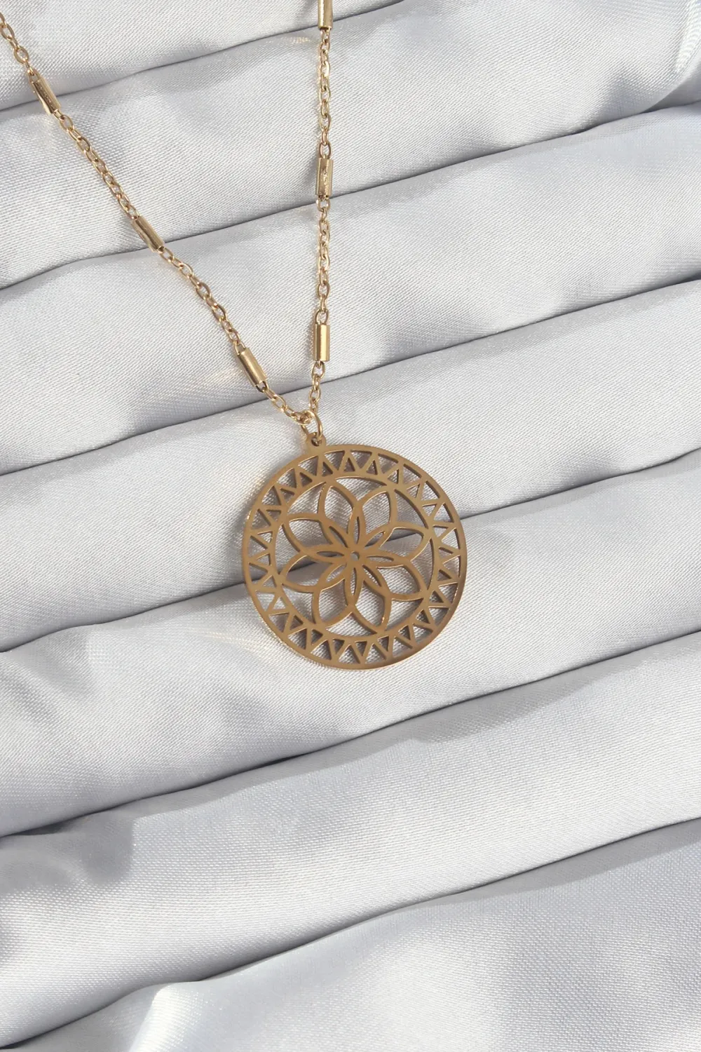 ietaks™ 316L Çelik Zincir Gold Renk Lotus Model Kolye