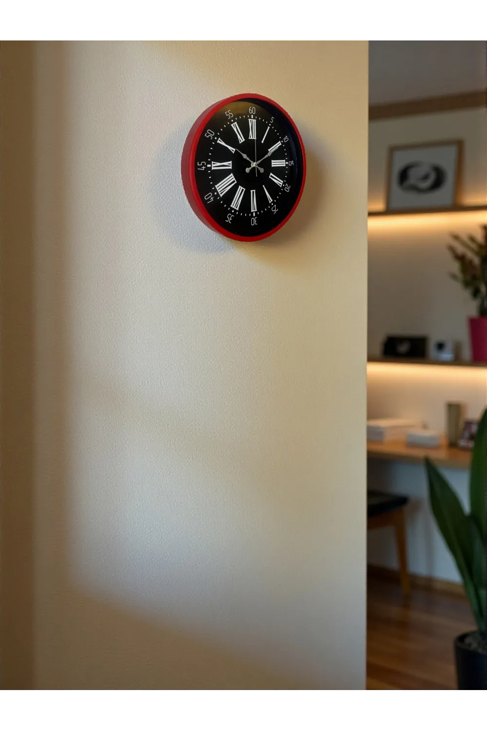 36 Cm Kırmızı Asil Duvar Saati