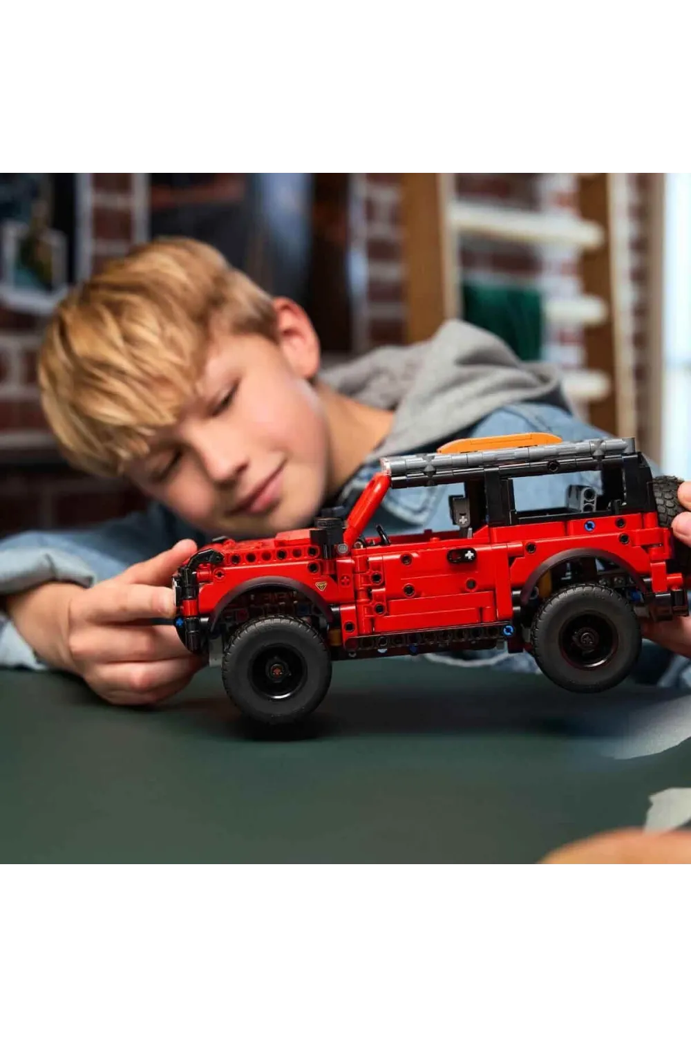 42213 Lego Technic Ford Bronco SUV 943 parça +9 yaş