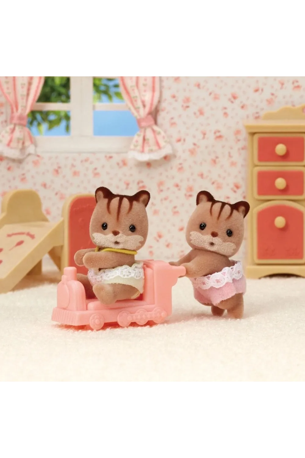 5421 Sylvanian Families İkiz Walnut Sincap Bebekler +3 yaş