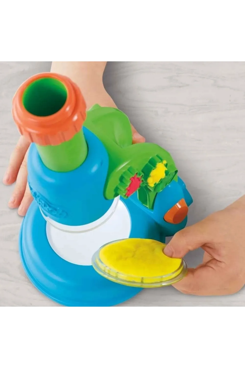G0494 Play-Doh Işıklı Mikroskop Oyun Seti +3 yaş