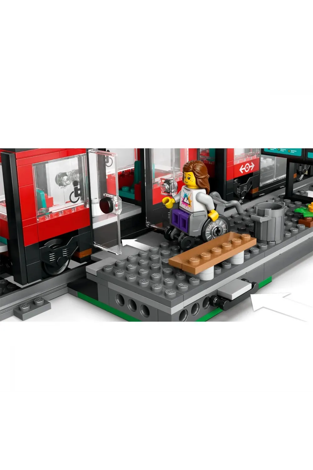 60423 Lego City Şehir Merkezi Tramvay İstasyonu 811 parça +7 yaş