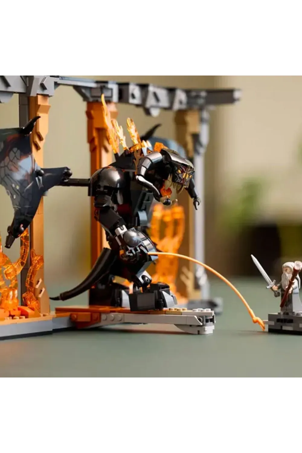 10367 Lego icons - Yüzüklerin Efendisi: Balrog™ Kitaplık Dekoru 1201 parça +18 yaş