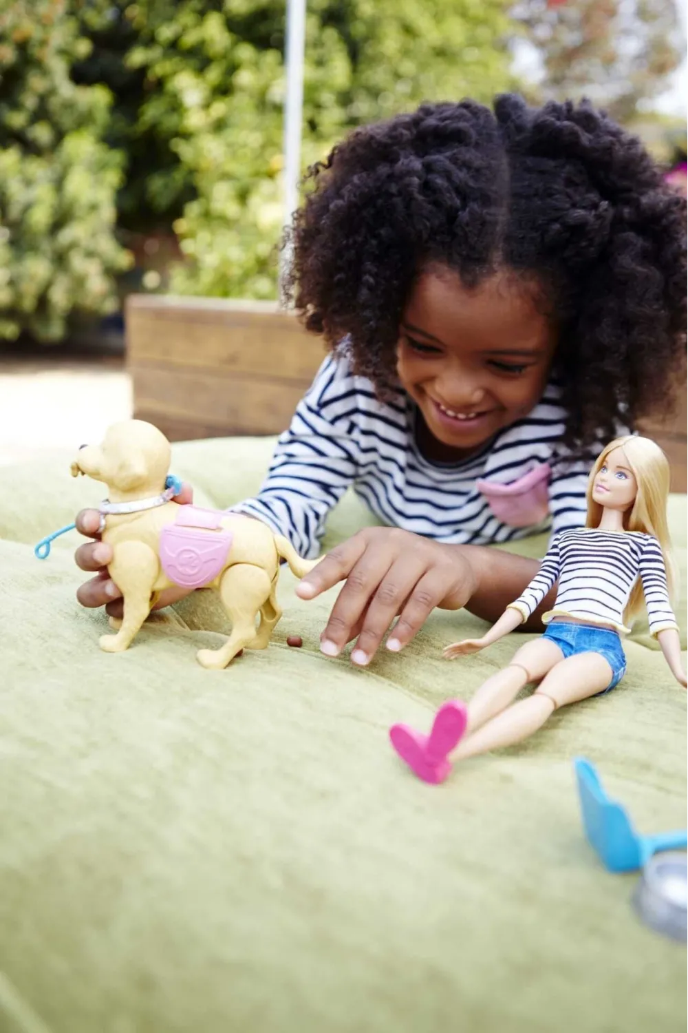 DWJ68 Barbie ve Köpeği Tuvalet Eğitiminde