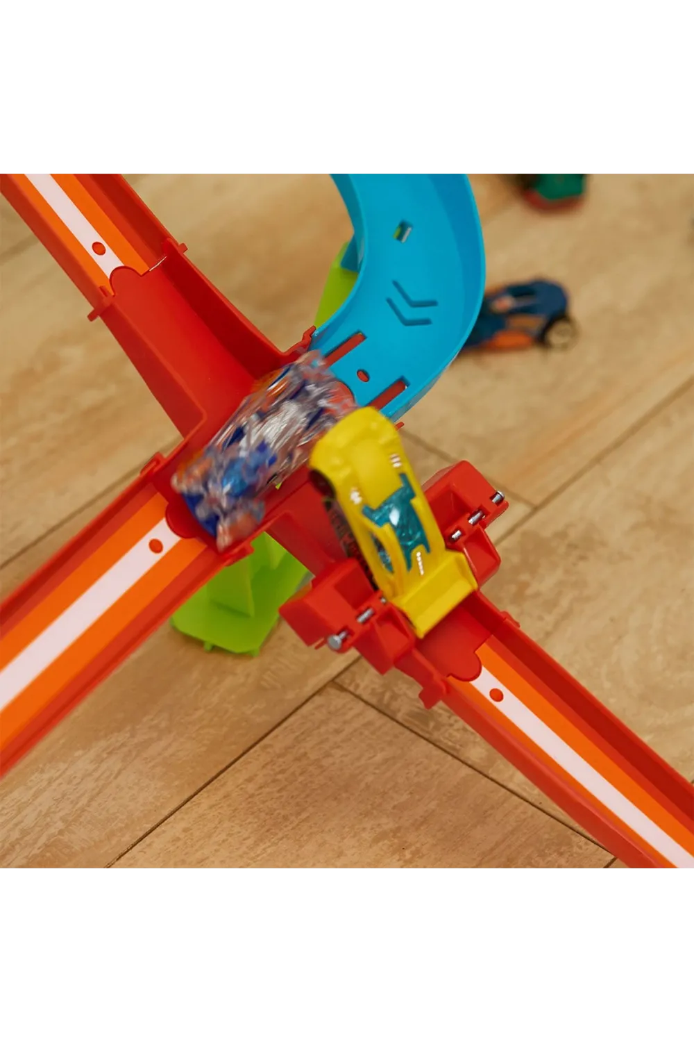 HPC07 Hot Wheels Neon Yarışlar Çoklu Yarış Heyecanı Pist Seti