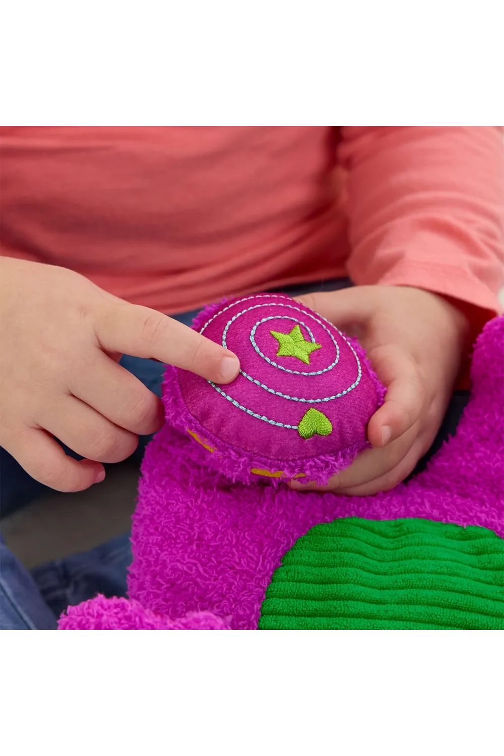 HYG89 Fisher-Price Kalp Yapan Barney Pelüş Oyuncağı
