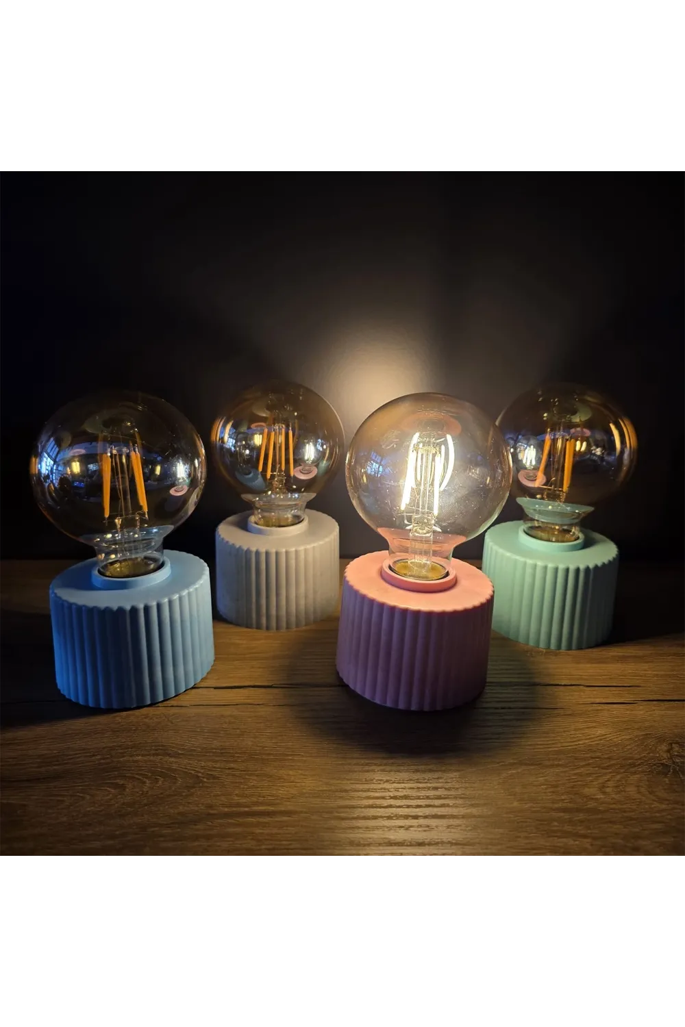 Ampul Tasarımlı Retro Masa Lambası