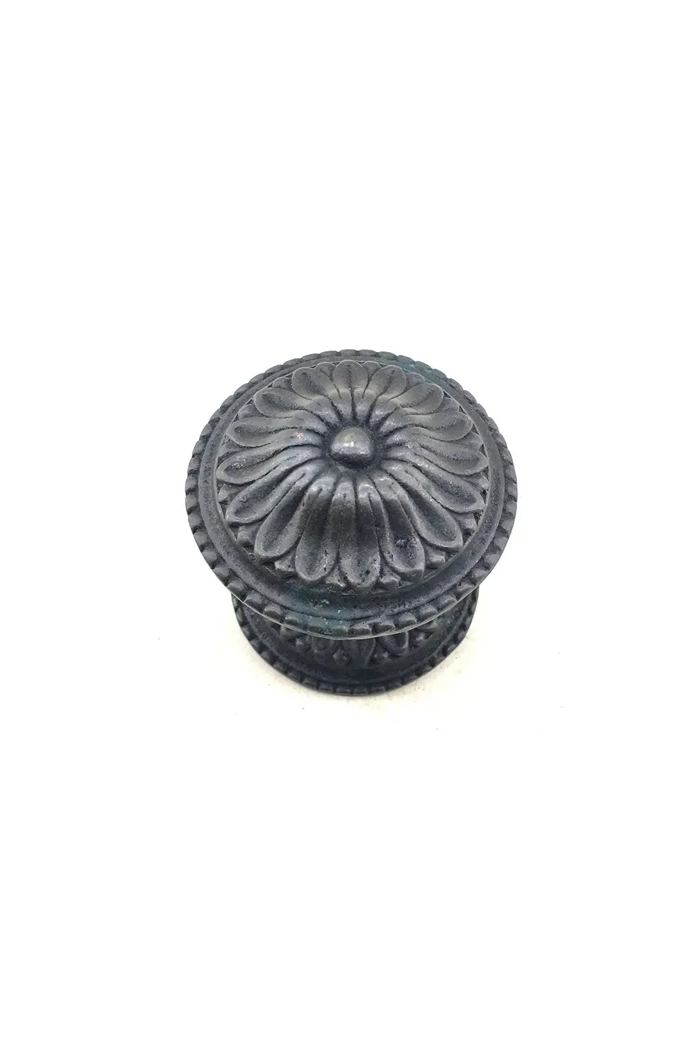 Antika Tarz Dekoratif Pirinç Papatya Kapı Babası - 73mm, Oksit