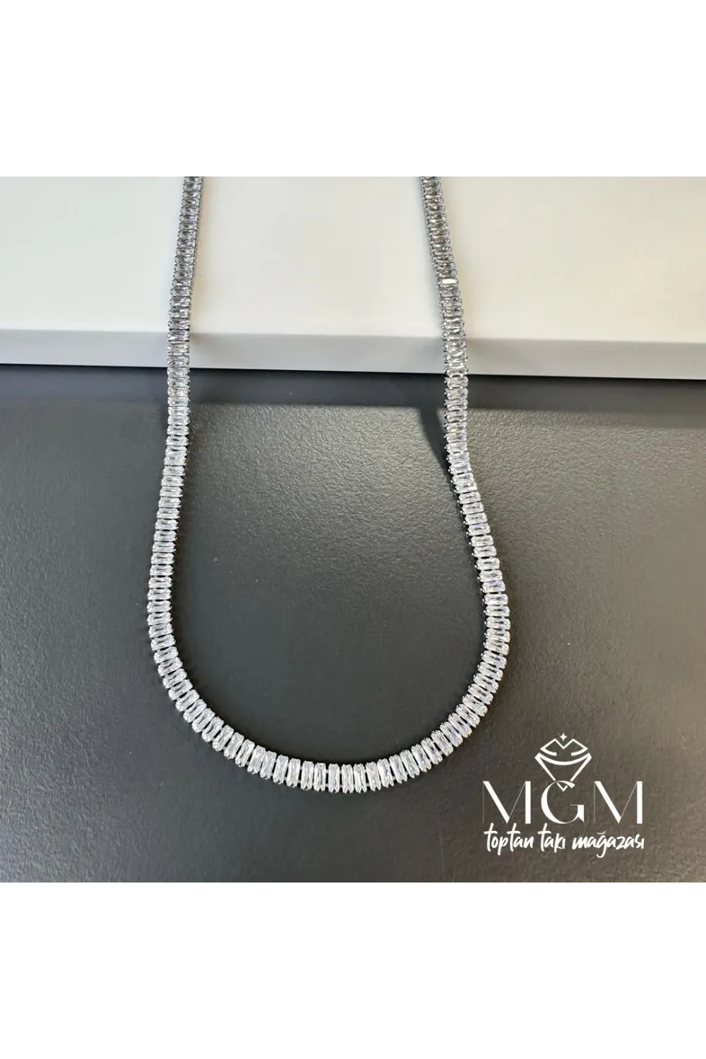 Baget Zirkon Taşlı Su Yolu Kolye - Kl0185