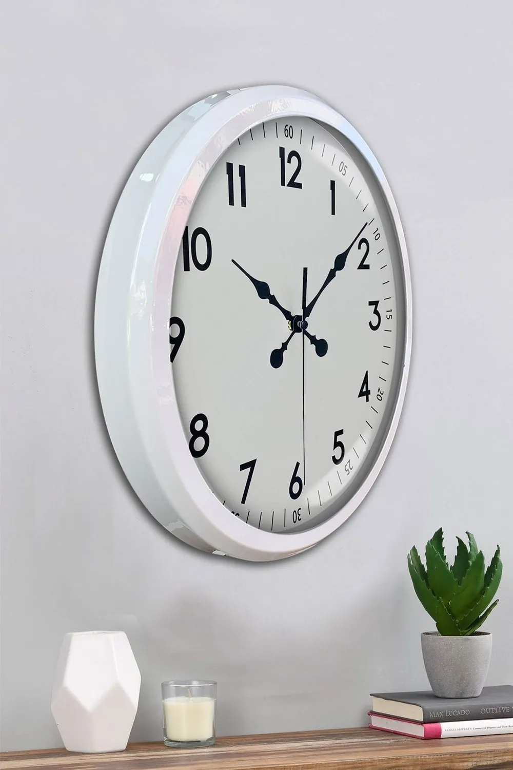 Beyaz Dekoratif Stil 52 Cm Metal Duvar Saati