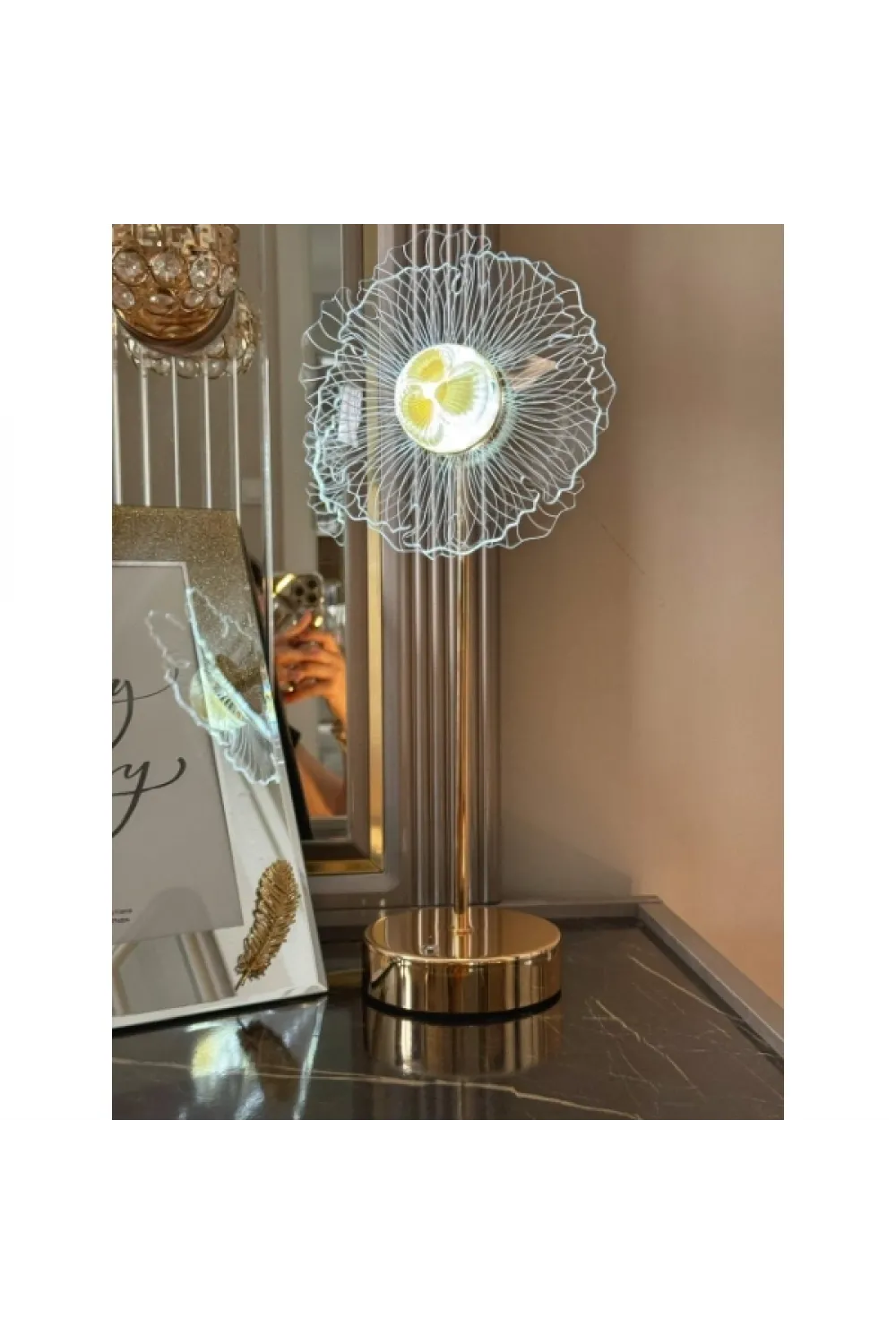 Çiçek Tasarımlı LED Masa Lambası