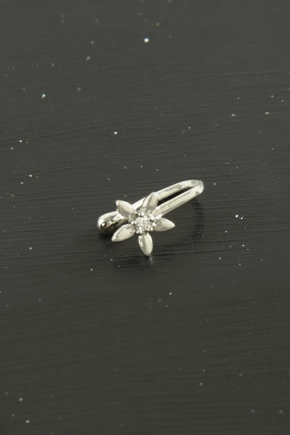 Çiçek Tragus Zirkon Taşlı Piercing 1 Adet