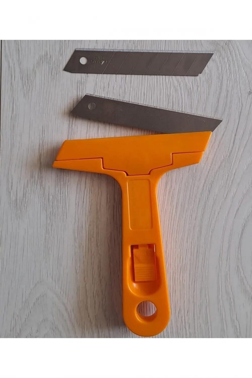 Çok Fonksiyonlu Profesyonel Cam Kazıma Bıçağı 2 Adet Yedek Bıçak Hediyeli