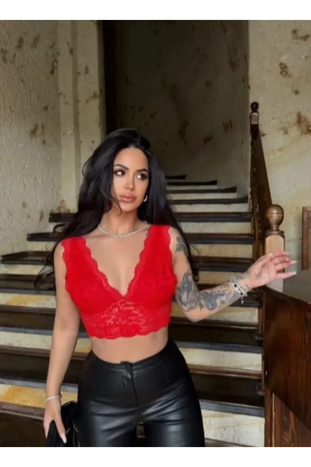 Dantel Bralet Crop Sütyen V Yaka Askılı Şık Esnek Rahat - Kırmızı